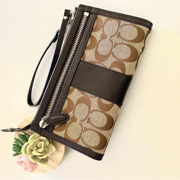 NWOT Coach Signature Accordion Zip Wristlet Wallet - Picture 6 of 10